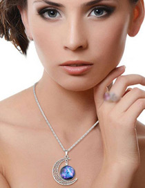 Vintage Multi-color Moon Shape Decorated Hollow Out Design Simple Necklace