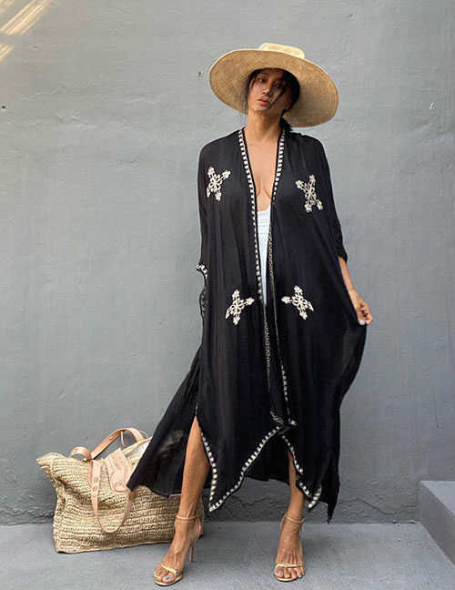 Fashion Black (zs1854-1) Geometric Embroidered Tie Slit Blouse