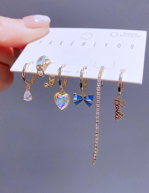 Juego De Latón Con Aretes De Cadena De Garra De Lazo De Corazón De Circonita