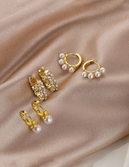 Fashion Four Golden Pearls Bronze Pearl Round Earrings