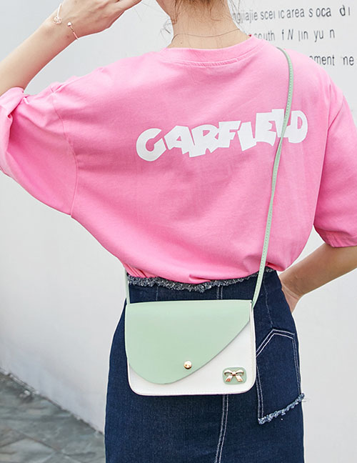 Bolso Bandolera De Pvc Con Solapa En Contraste