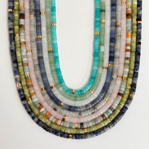 Collar De Cuentas Geométricas Chapadas En Oro De Acero Titanio