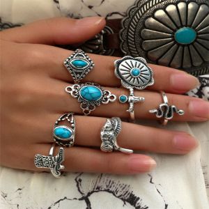 Conjunto De Anillos Tallados En Aleación De Turquesa.