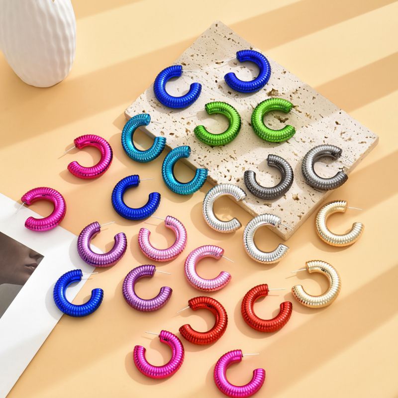 Pendientes En Forma De C Roscados De Metal