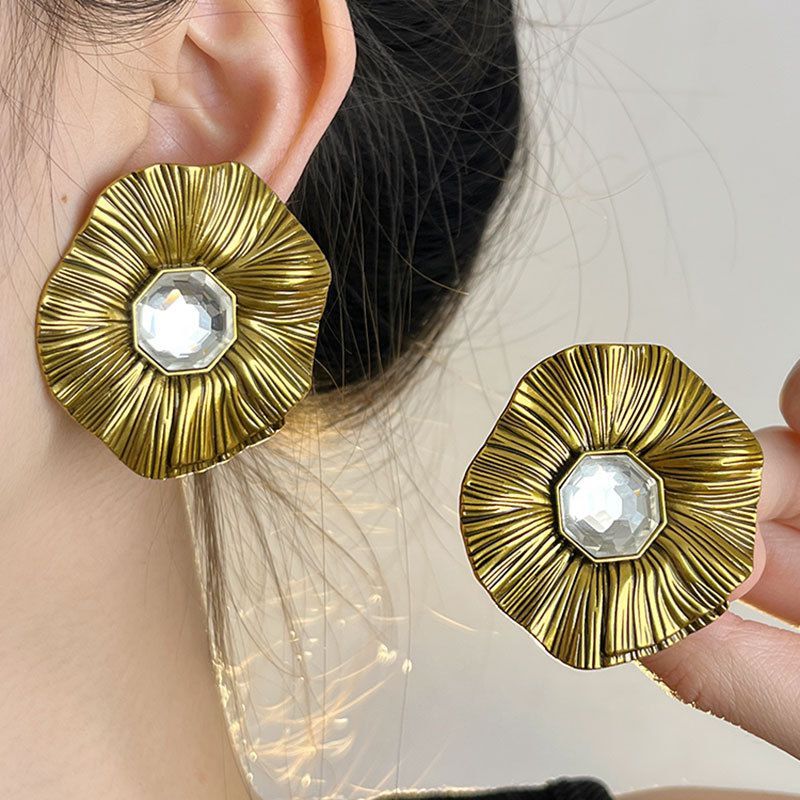 Fashion Silver Alloy Diamond-encrusted Geometric Lotus Leaf Ear Clips