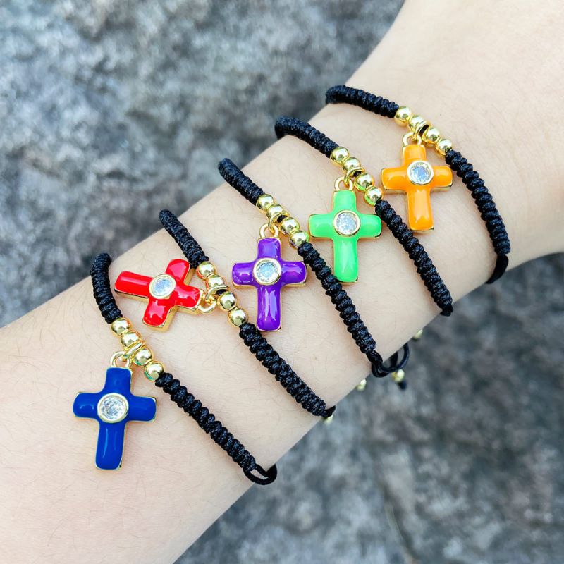 Pulsera Cruz De Cobre Bañada En Oro Con Diamantes