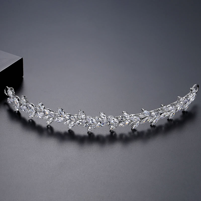 Diadema Lateral Geométrica De Circonita Con Incrustaciones De Cobre