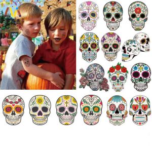 Etiqueta Engomada De La Cara Del Tatuaje Del Cráneo Impreso En Color