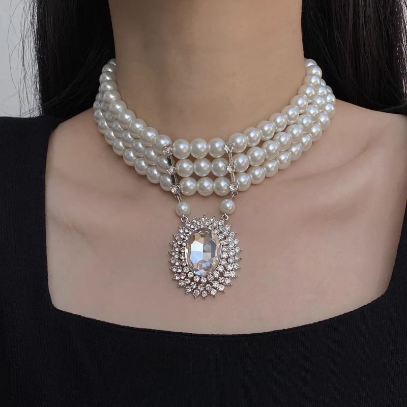 Collar Ovalado De Perlas Y Diamantes Multicapa