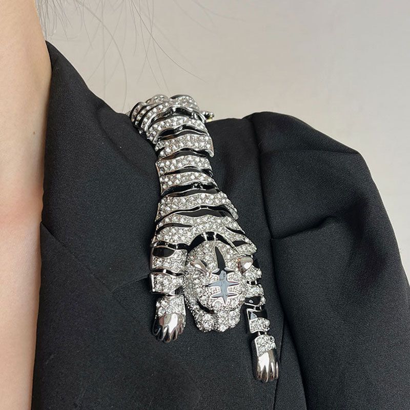 Fashion Brooch Alloy Diamond Tiger Brooch