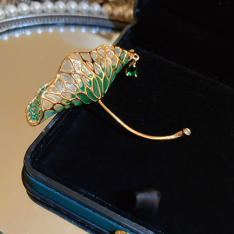 Broche De Hoja De Loto De Metal