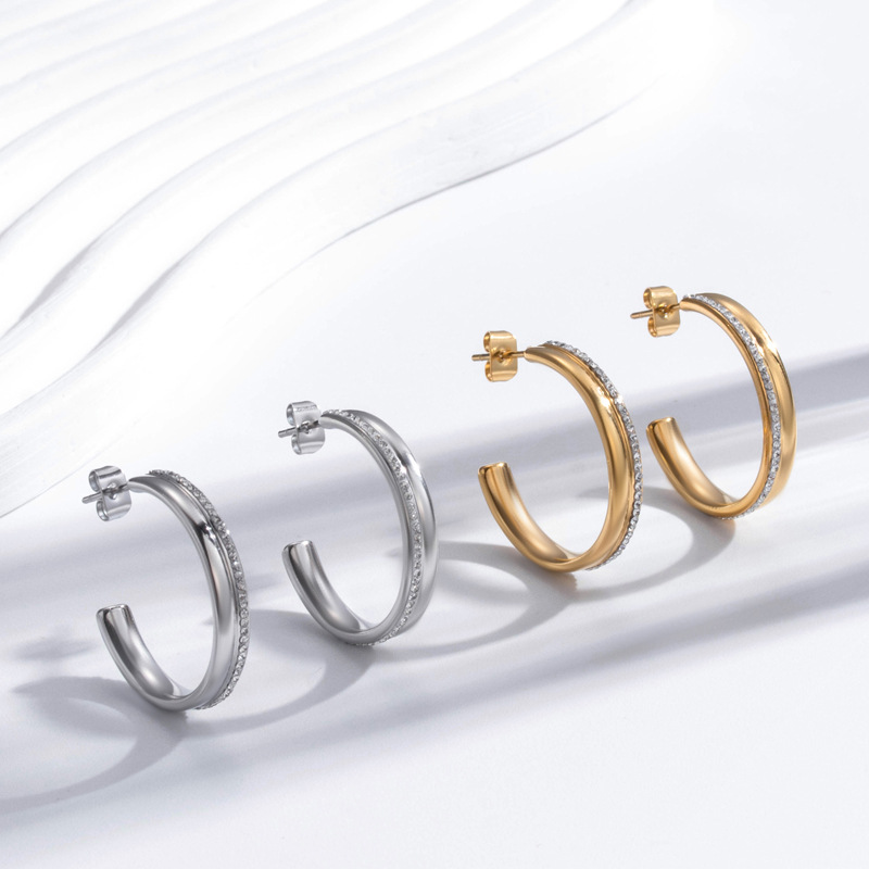 Pendientes En Forma De C De Diamantes De Acero Titanio