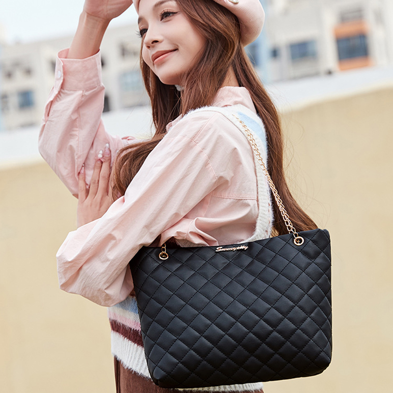 Fashion Black Diamond Large Capacity Shoulder Bag