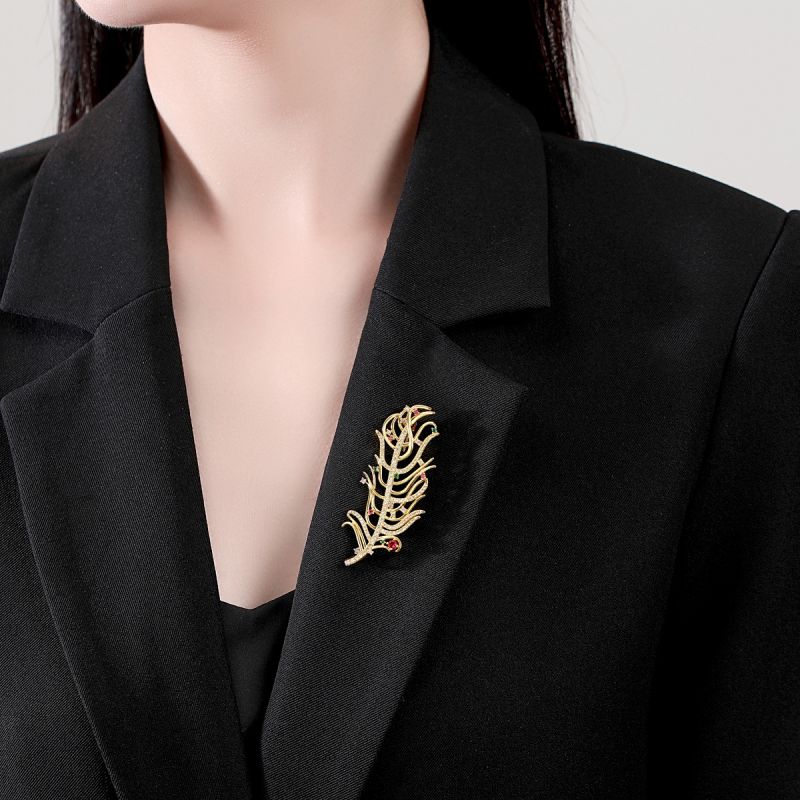 Broche De Plumas De Cobre Y Diamantes