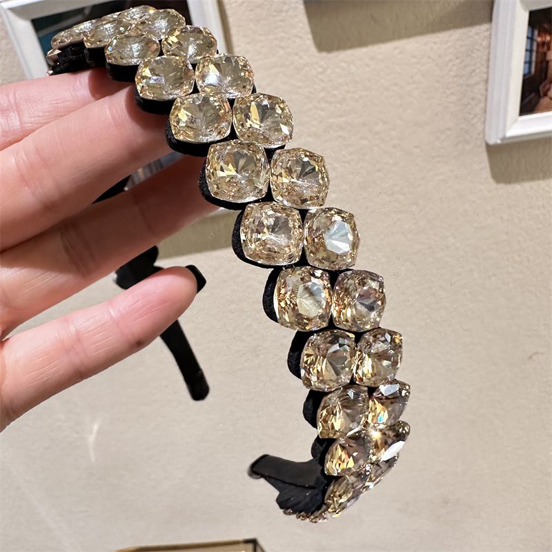Fashion Grey Geometric Diamond-encrusted Double-row Wide-brimmed Headband