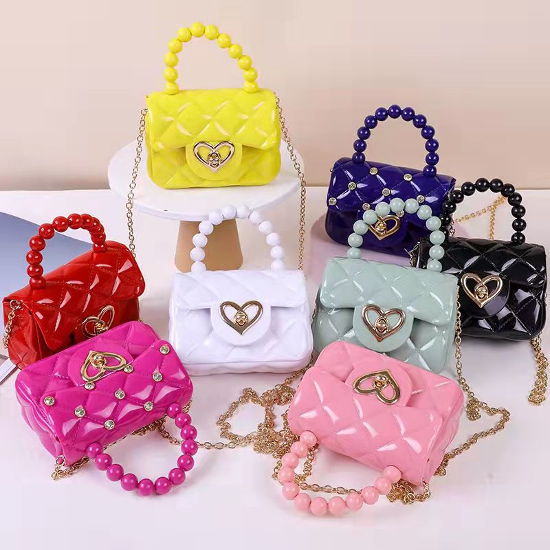 Bandolera Con Solapa De Rombos De Pvc