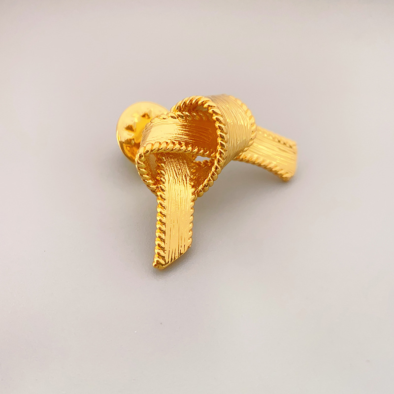 Broche De Cuerda De Cobre Bañado En Oro.