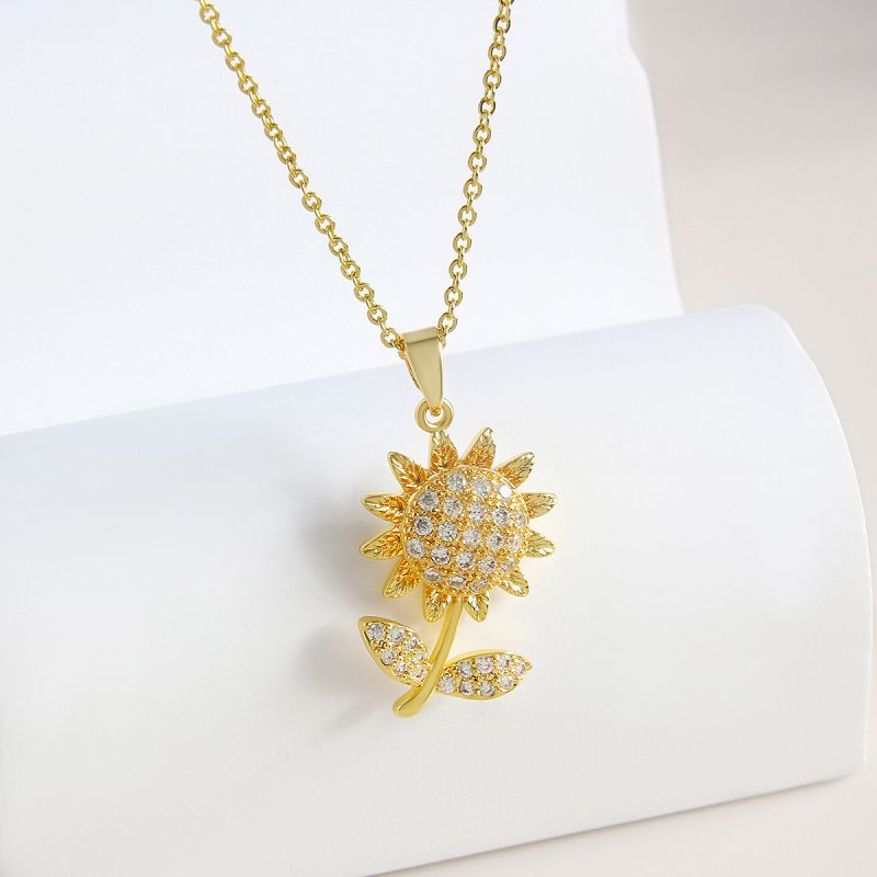 Fashion Gold Copper And Diamond Sunflower Rotatable Necklace