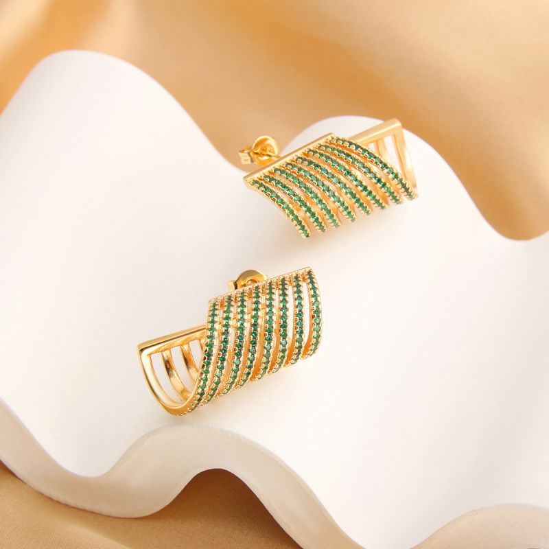 Fashion Champagne Gold White Zirconium Copper Diamond C-shaped Earrings