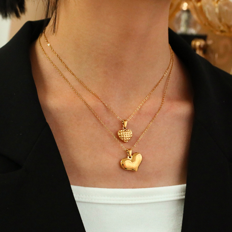Collar Con Colgante De Amor De Acero De Titanio