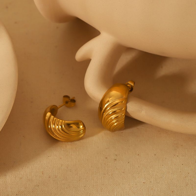 Fashion Gold Titanium Steel Gold-plated Threaded Earrings