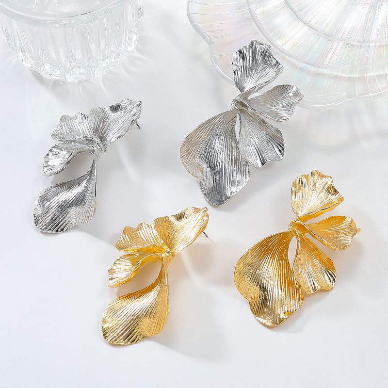 Fashion Gold Alloy Petal Earrings
