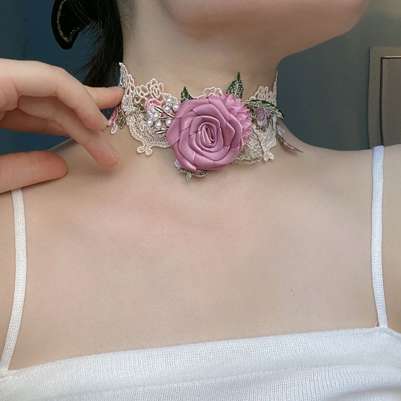 Collar De Flores De Encaje