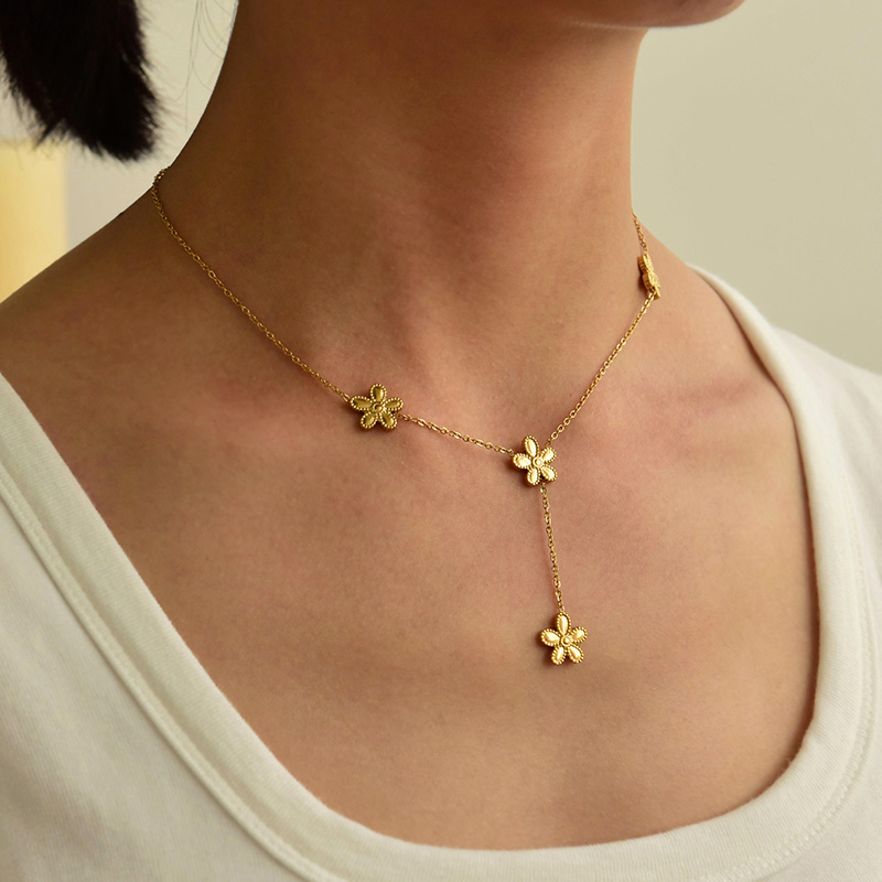 Collar Con Colgante De Flor De Acero De Titanio En Forma De Y