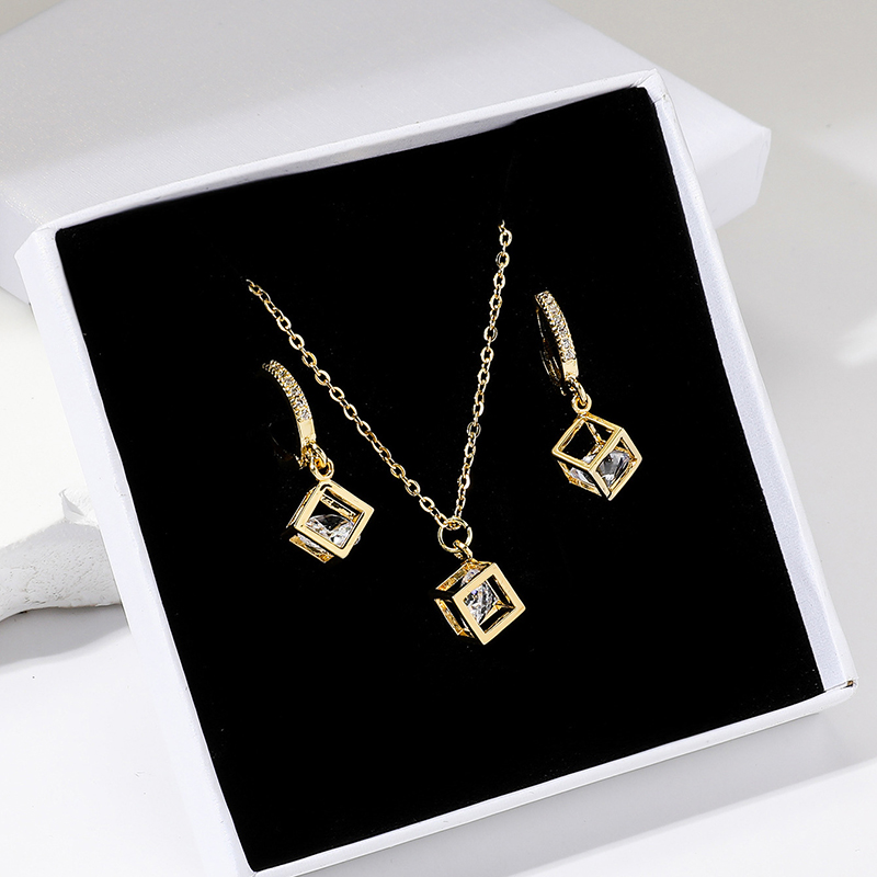 Fashion Gold Titanium Steel Diamond Square Necklace And Earrings Set