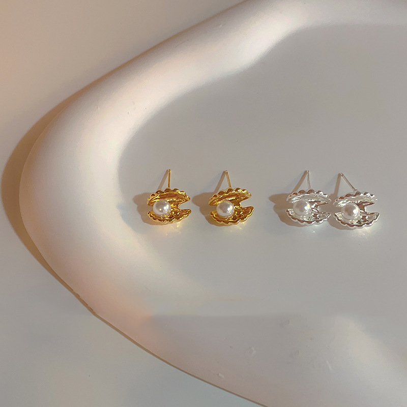 Fashion Gold Alloy Shell Pearl Earrings