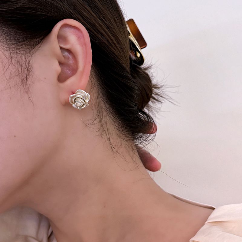 Fashion Camellia Earrings 925 Silver Needle Plated With Real Gold Camellia Pearl Stud Earrings