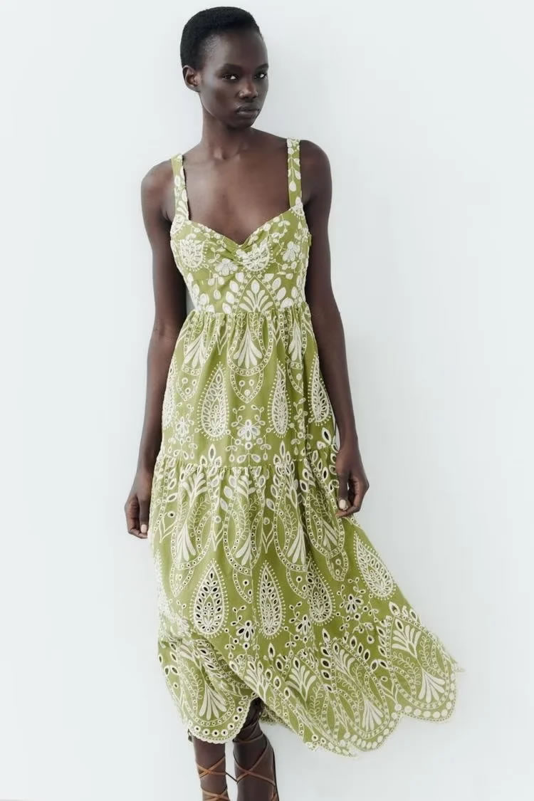 Fashion Green Hollow Embroidery Suspender Knee-length Skirt