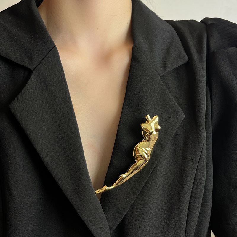 Broche De Cuerpo De Metal Pulido