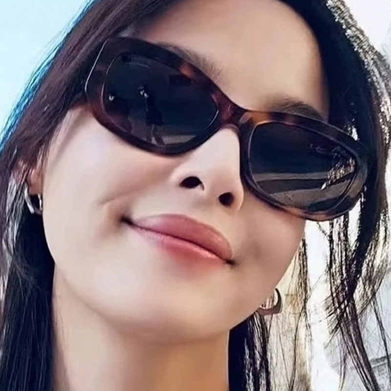 Gafas De Sol Ac Con Montura Grande Y Varias Caras
