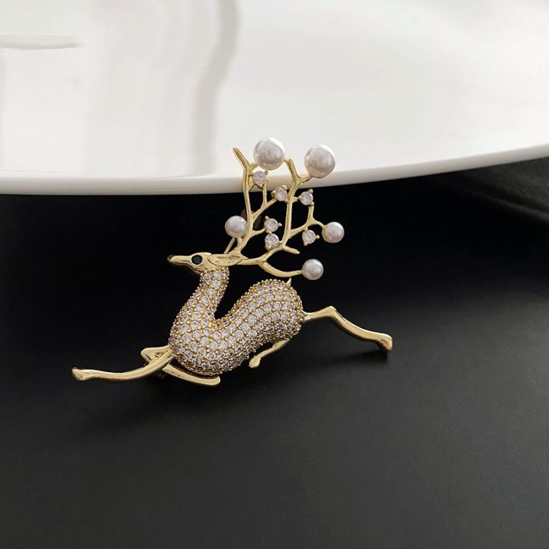 Broche Ciervo De Cobre Y Diamantes