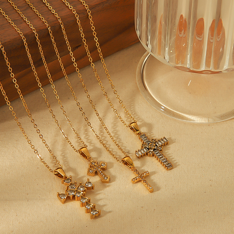 Collar Con Cruz De Diamantes De Acero Inoxidable
