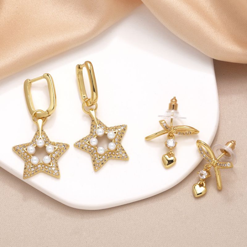 Fashion A Copper Gold-plated Diamond Pearl Five-pointed Star Earrings