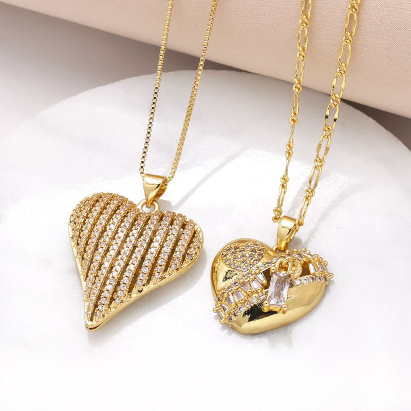 Fashion A Copper Plated Gold Heart Necklace With Diamonds