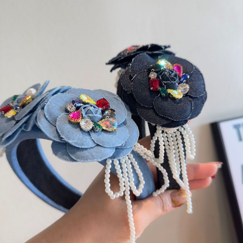 Diadema De Ala Ancha Con Flores De Tela Con Incrustaciones De Rombos Geométricos