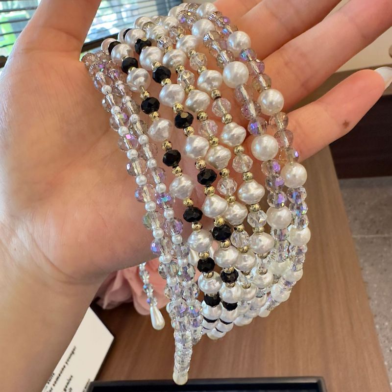 Diadema Con Borde Fino Y Pedrería Geométrica