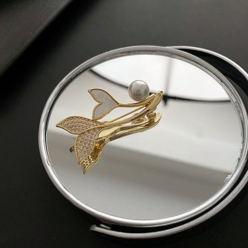 Fashion Fishtail Brooch Copper And Zirconium Pearl Fishtail Brooch