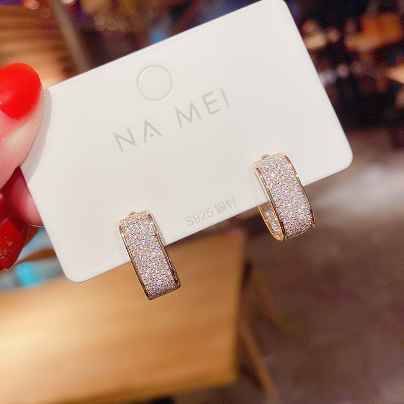 Fashion 14k Metal Oval Earrings With Diamonds
