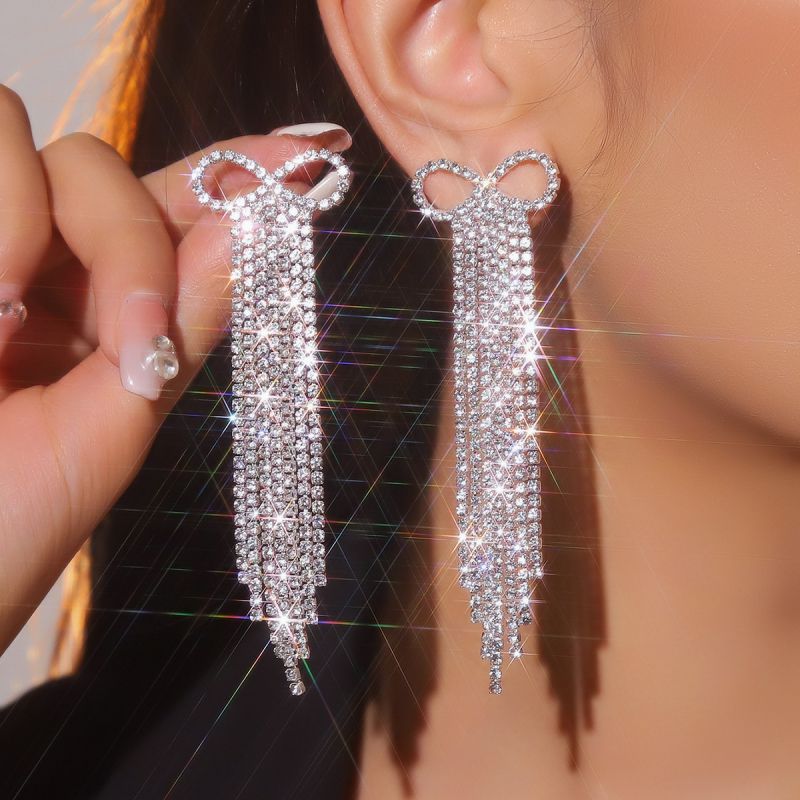 Pendientes Anudados Con Borlas De Diamantes Geométricos
