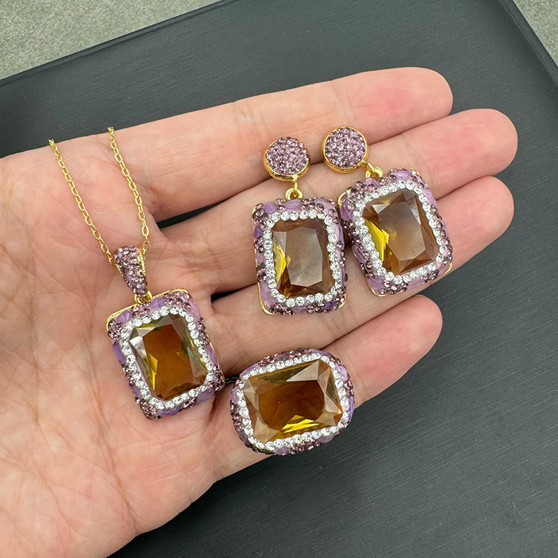 Conjunto De Anillo Pendientes Y Collar De Cristal Cuadrado.