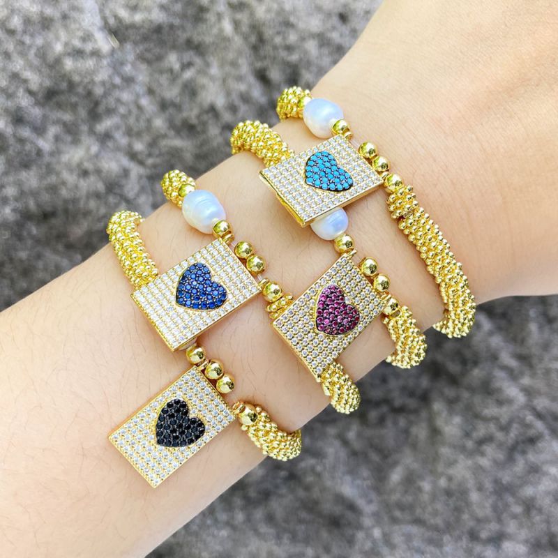 Pulsera Cuadrada Con Corazón De Diamantes Y Oro Bañado En Cobre