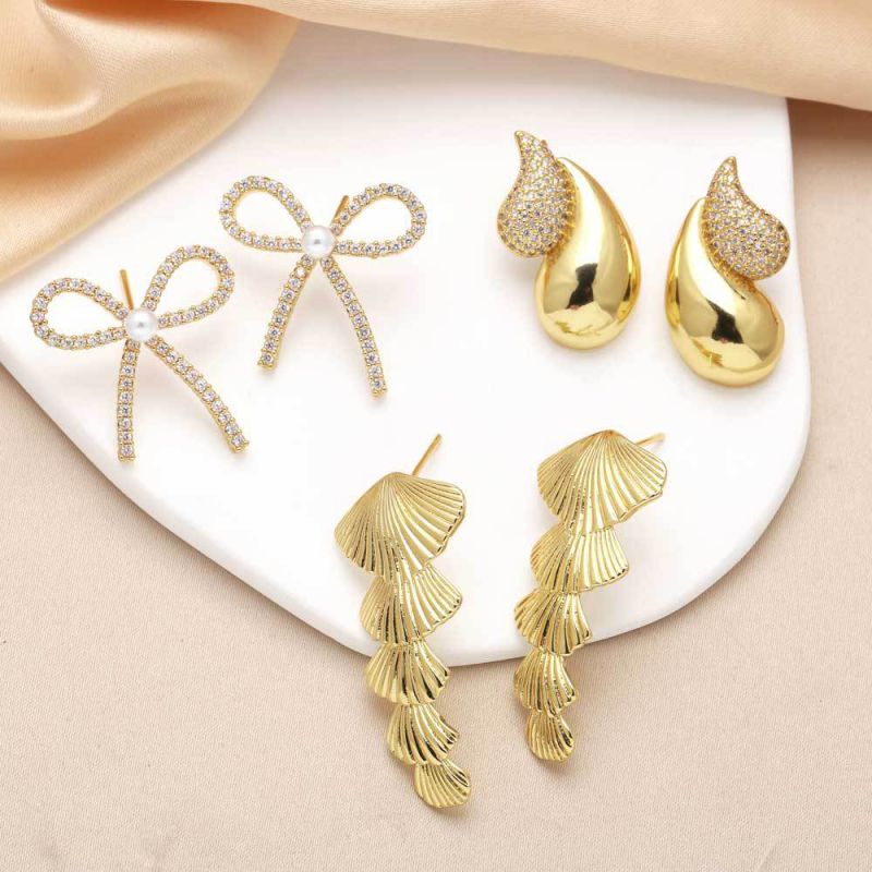 Pendientes De Nudo De Diamantes De Cobre