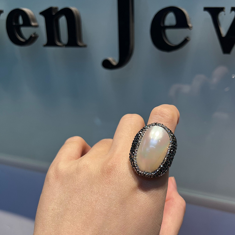 Fashion Black Geometric Pearl Irregular Ring