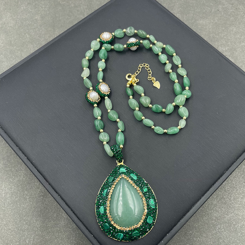 Fashion Green Teardrop Chalcedony Necklace