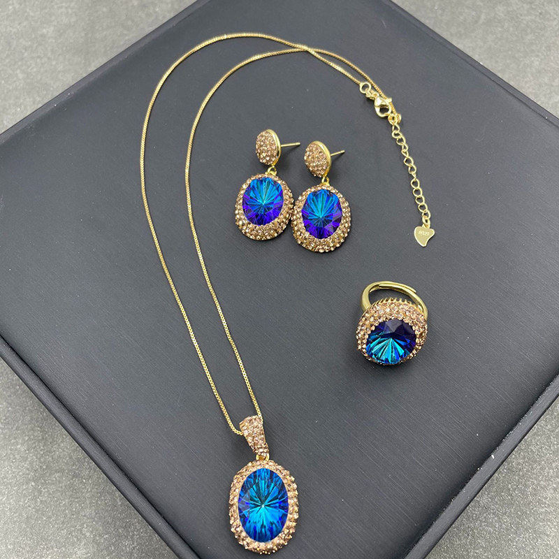 Conjunto De Collar Pendientes Y Anillo Con Diamantes De Cristal Ovalado