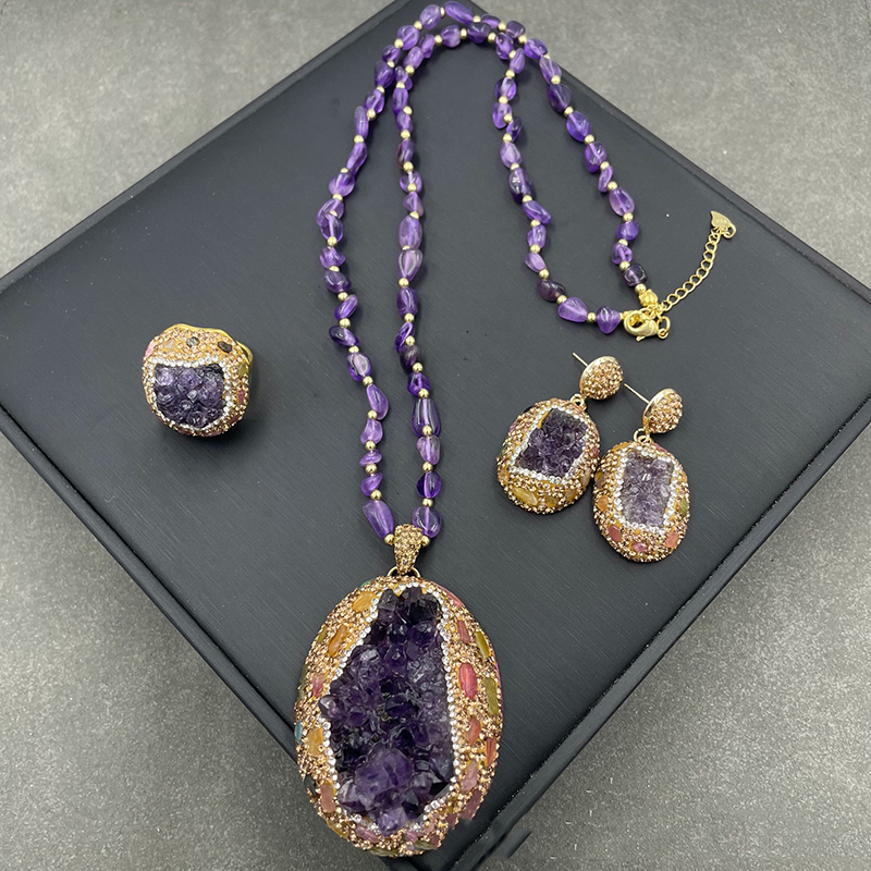 Conjunto De Anillo Pendientes Y Collar De Cristal Irregular Geométrico.